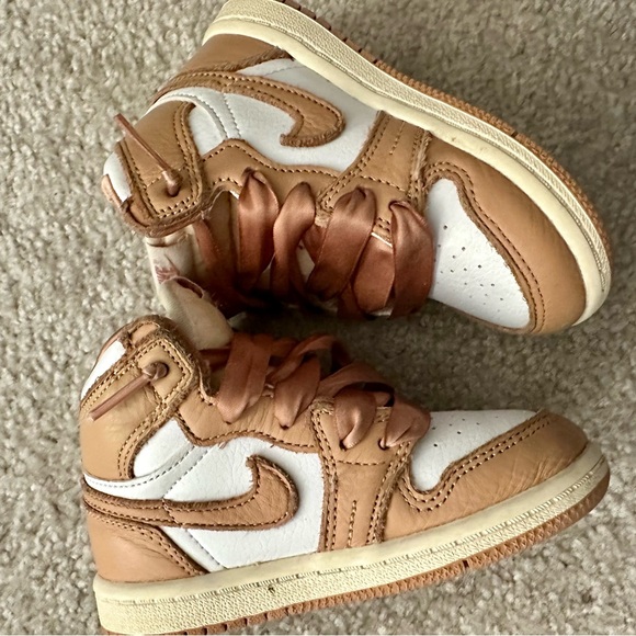 Jordan 1 Retro High OG Praline - Picture 10 of 10